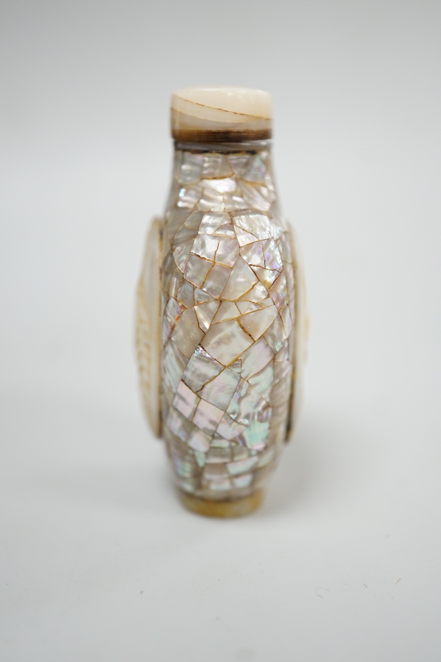 A Chinese shell and mother of pearl snuff bottle, Tongzhi mark probably later, 6.2 cm high including stopper